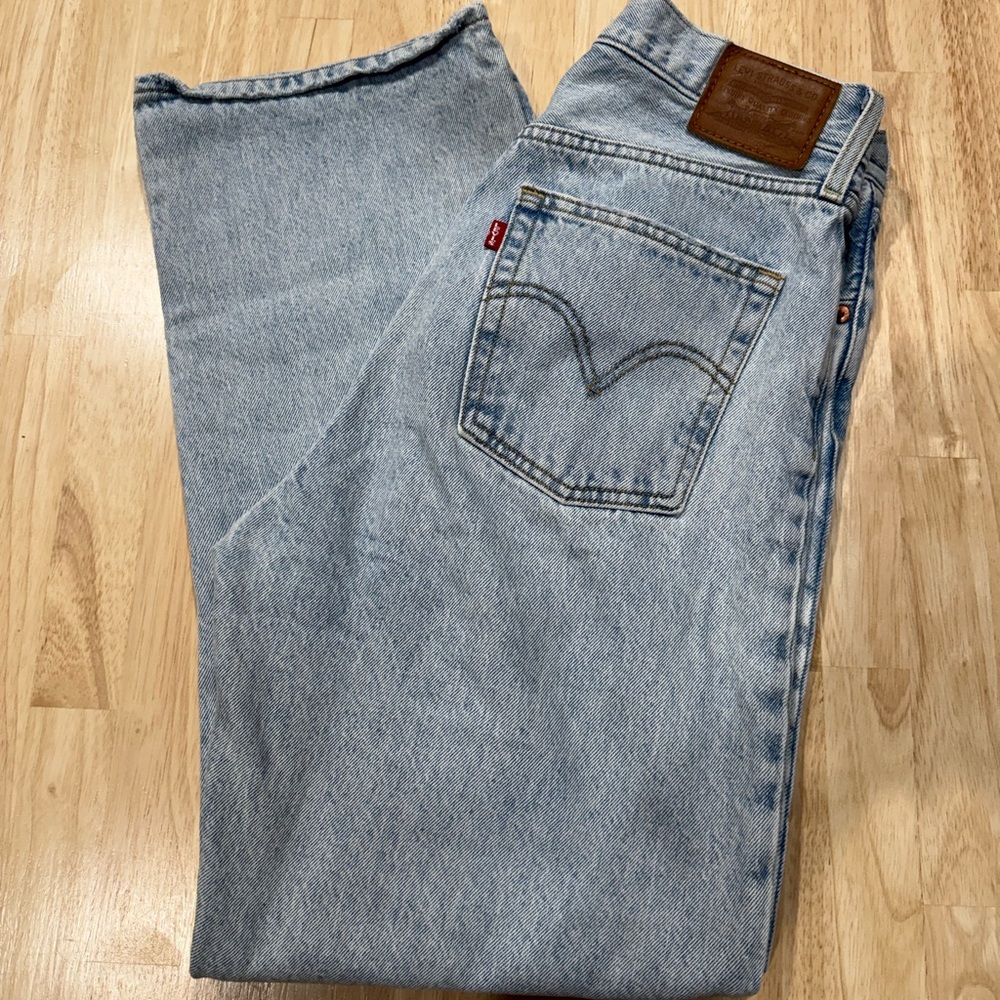 Levi's Classic Light Blue Straight Jeans